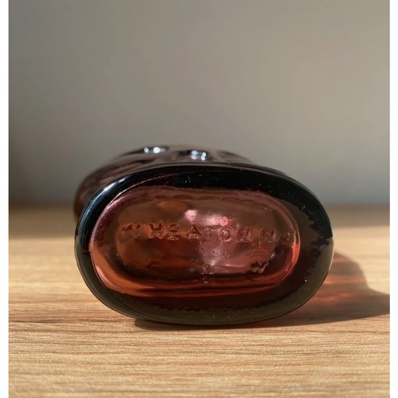 Wheaton Purple Skull Skeleton Head Glass Gothic  1971 with Cork - Picture 3 of 3